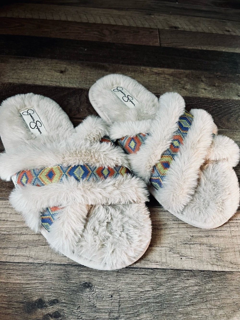 Size 6-7Jessica Simpson Cream Fuzzy Slide Sandals with Multicolor Geometric Trim